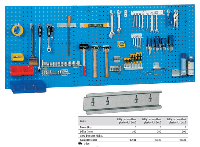 perforovaný panel a na něm zavěšené plastové boxy, krabičky na drobný materiál